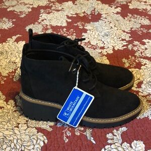 NWT-Women’s White Mountain black boots, size: 7 1/2 M